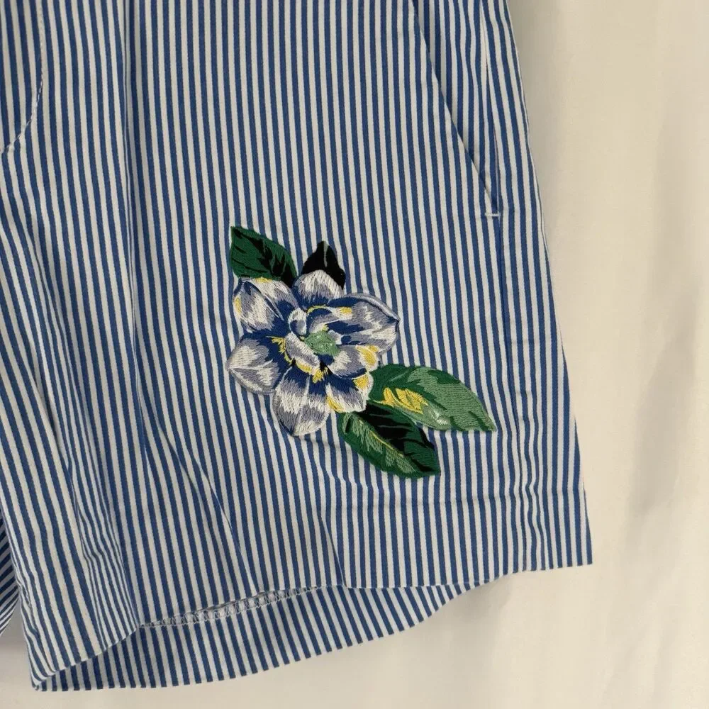 Banana Republic Shorts Women's 2 Blue White Striped Floral Embroidered Pockets - Picture 2 of 8
